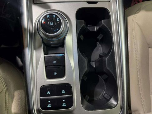 Used 2020 Ford Explorer XLT w/ Equipment Group 202A image 17