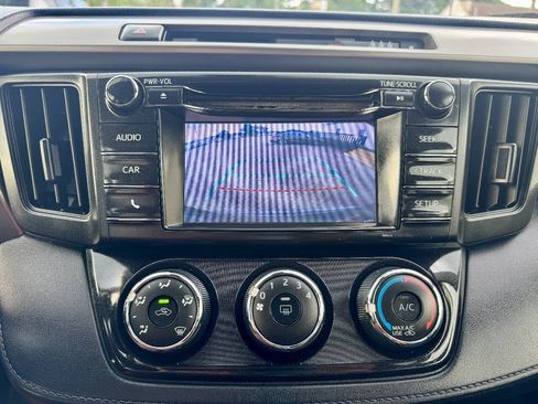 Used 2018 Toyota RAV4 LE w/ All Weather Liner Package AWD/4WD image 19