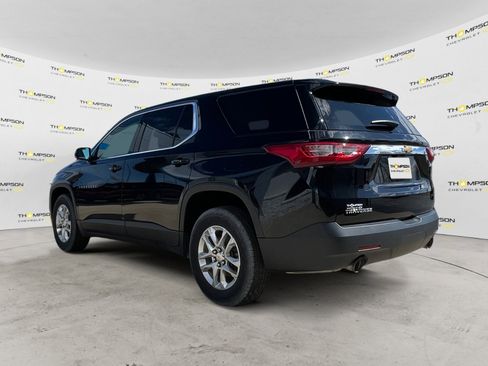 Used 2021 Chevrolet Traverse LS image 3