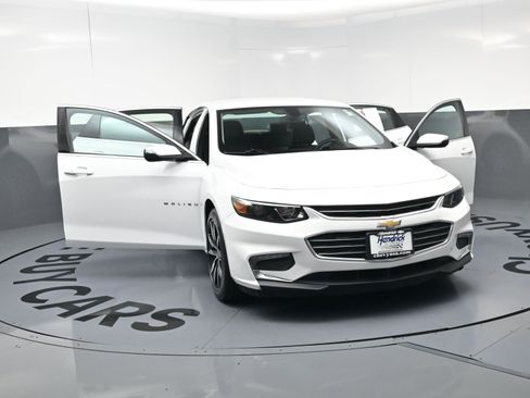 Used 2017 Chevrolet Malibu LT w/ Leather Package FWD image 23