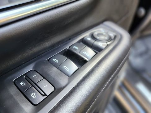 Used 2021 Chevrolet Tahoe LT w/ LT Signature Package image 17