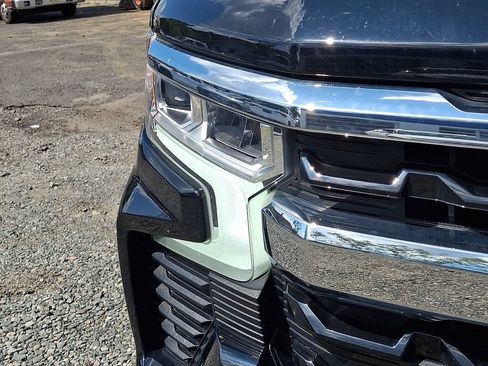 Used 2023 Chevrolet Silverado 1500 LT AWD/4WD image 35
