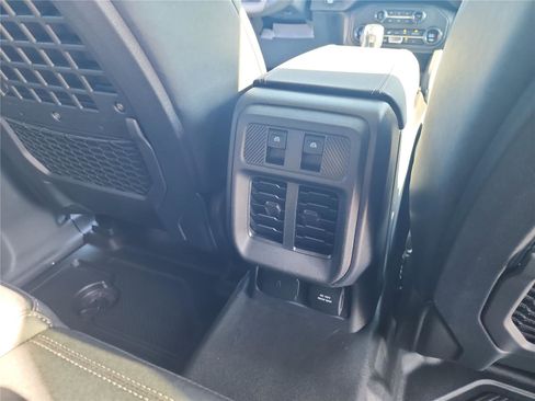 New 2026 Ford Bronco Badlands AWD/4WD image 24