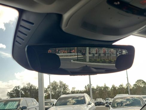 Used 2025 Volvo XC60 B5 Plus image 25