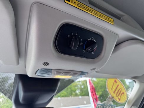 Used 2017 Ford Transit 150 XLT image 34