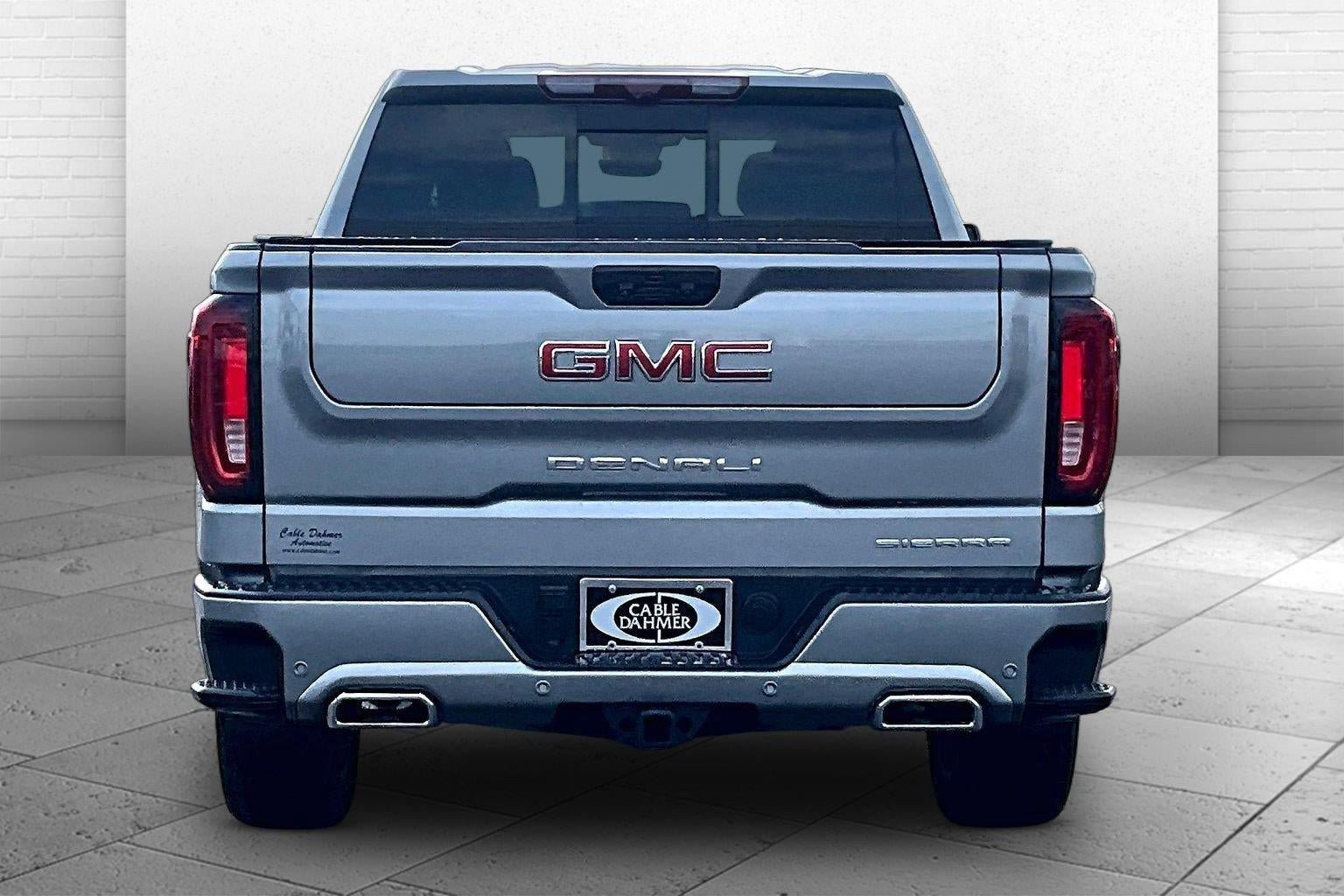 Used 2025 GMC Sierra 1500 Denali AWD/4WD image 3