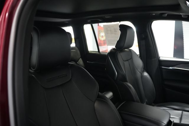 Used 2023 Jeep Grand Cherokee Overland w/ Adv Protech Group III AWD/4WD image 22