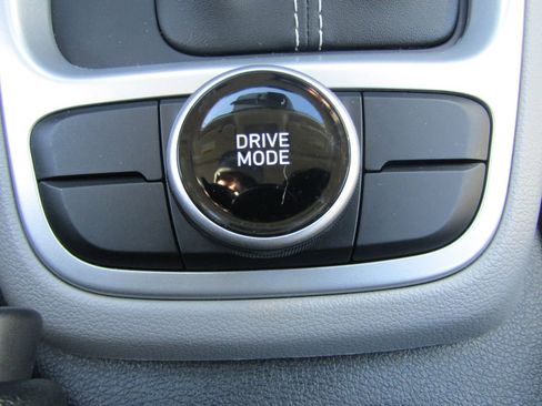 Used 2021 Hyundai Venue SEL image 27