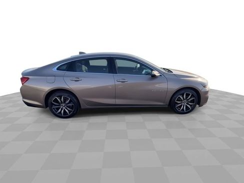 Certified 2018 Chevrolet Malibu LT image 9