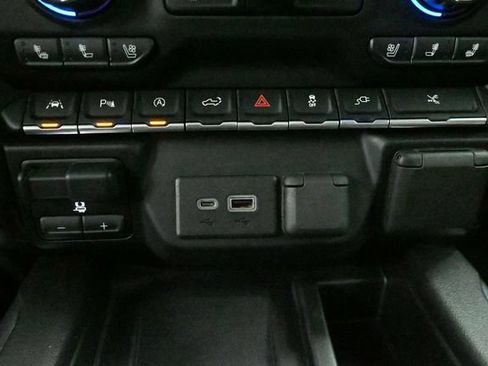 Used 2022 Chevrolet Silverado 1500 High Country AWD/4WD image 29