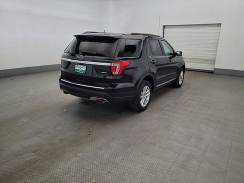 Used 2018 Ford Explorer XLT w/ Equipment Group 202A AWD/4WD image 9