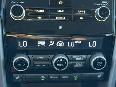 Used 2022 Subaru Ascent Limited w/ Technology Package image 34