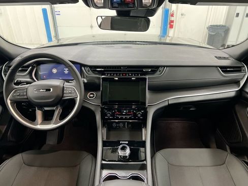 New 2026 Jeep Grand Cherokee L 4WD image 10