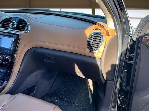 Used 2017 Buick Enclave Premium image 17