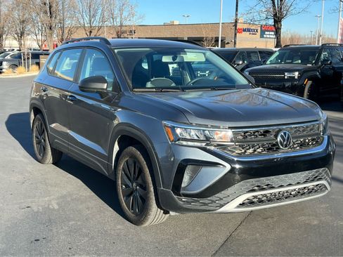 Used 2022 Volkswagen Taos S image 4