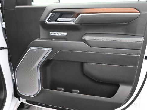 Used 2025 GMC Sierra 1500 Denali w/ Technology Package image 10