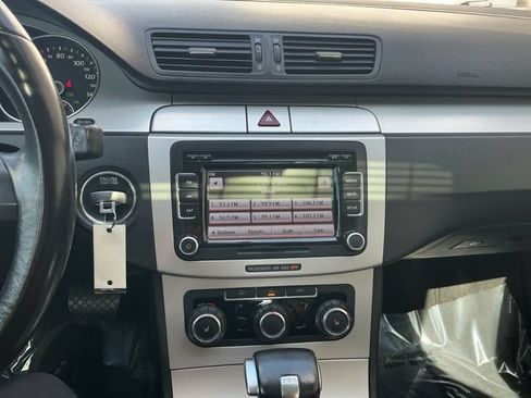 Used 2010 Volkswagen Passat Komfort FWD image 22
