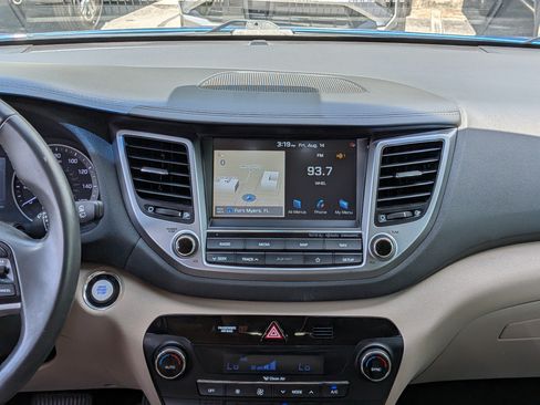 Used 2018 Hyundai Tucson SEL Plus FWD image 18