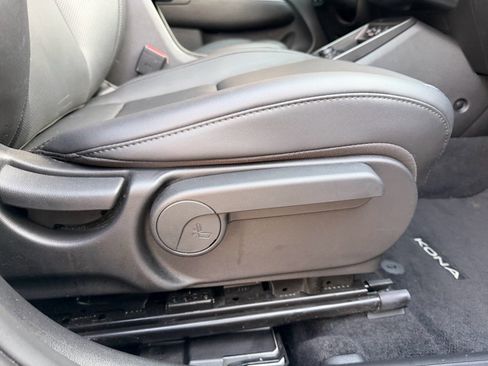 Certified 2025 Hyundai Kona Limited image 24