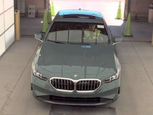 Used 2026 BMW 540i xDrive w/ Premium Package AWD/4WD image 6