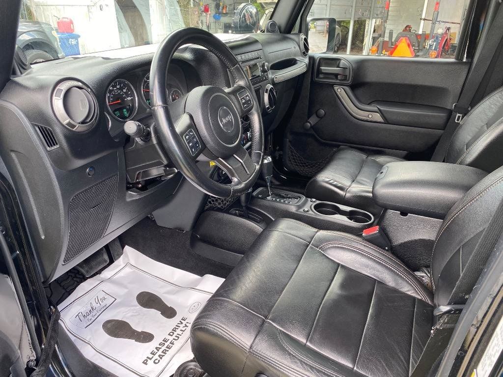 Used 2011 Jeep Wrangler Unlimited Sport w/ Connectivity Group AWD/4WD image 14
