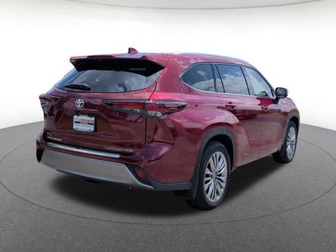 Used 2026 Toyota Highlander Platinum AWD/4WD image 5