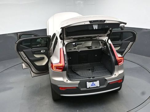Used 2024 Volvo XC40 B5 Ultimate AWD/4WD image 46