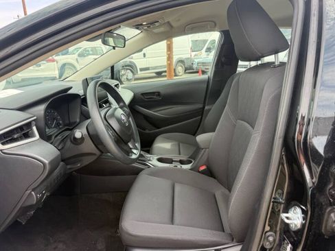 Used 2025 Toyota Corolla LE FWD image 12