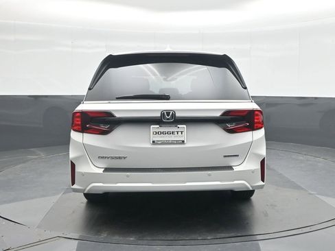 Used 2025 Honda Odyssey Touring image 17