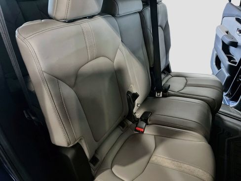 Used 2025 Honda Pilot Touring image 30