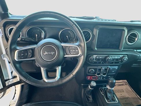Used 2022 Jeep Wrangler Unlimited Rubicon 4xe w/ Cold Weather Group AWD/4WD image 12