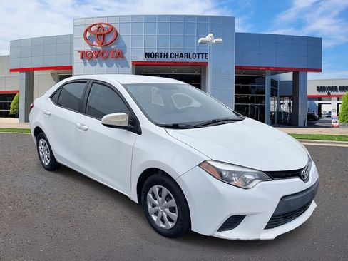 Used 2014 Toyota Corolla LE image 2