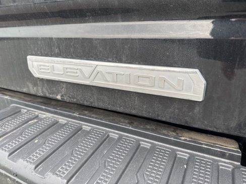 Used 2022 GMC Sierra 1500 Elevation w/ Preferred Package image 9