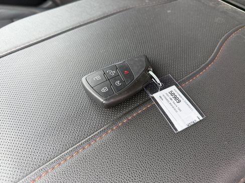 Used 2023 GMC Sierra 1500 AT4 w/ Technology Package AWD/4WD image 28