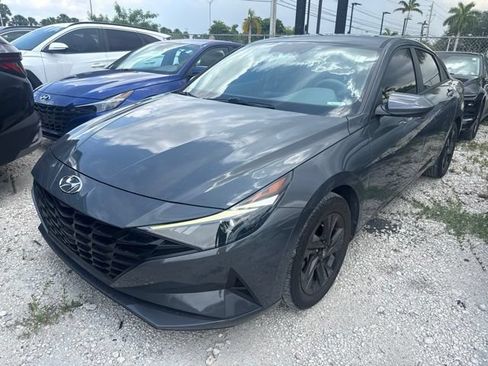 Used 2023 Hyundai Elantra SEL FWD image 1