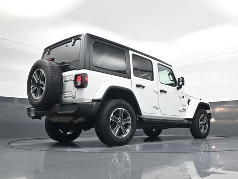 Used 2023 Jeep Wrangler Unlimited Sahara AWD/4WD image 25