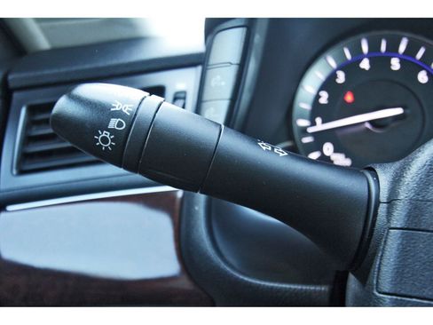 Used 2017 INFINITI Q70 3.7 image 20