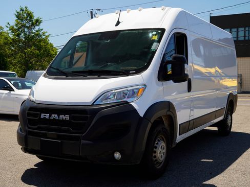 Used 2025 RAM ProMaster 2500 w/ Convenience Group FWD image 2