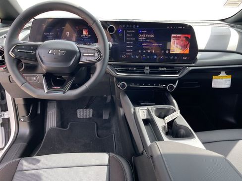 New 2025 Chevrolet Equinox EV RS w/ Convenience Package II image 10