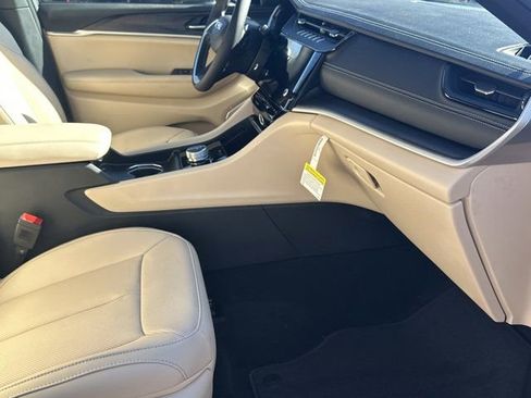 New 2026 Jeep Grand Cherokee Limited w/ Luxury Tech Group II image 15