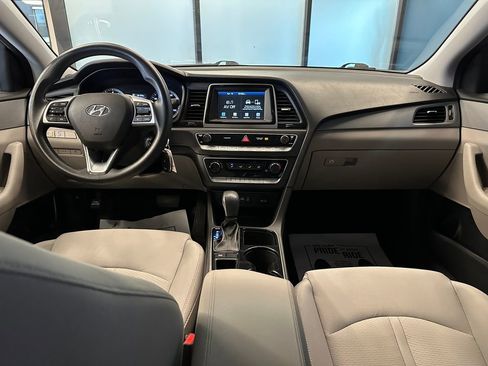 Used 2019 Hyundai Sonata SE w/ Cargo Package image 9