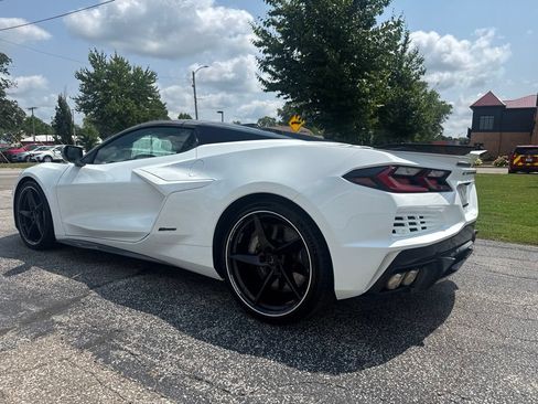 Used 2024 Chevrolet Corvette E-Ray AWD/4WD image 5