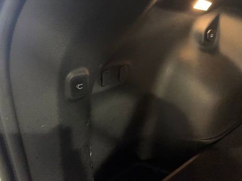 Used 2021 Jeep Cherokee Limited w/ Mopar Interior Package image 20