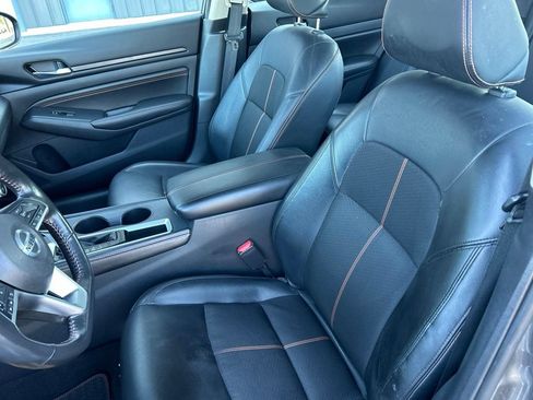 Used 2022 Nissan Altima 2.5 SR w/ Midnight Edition Package FWD image 11