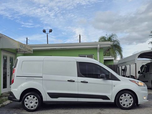 Used 2019 Ford Transit Connect XLT image 4