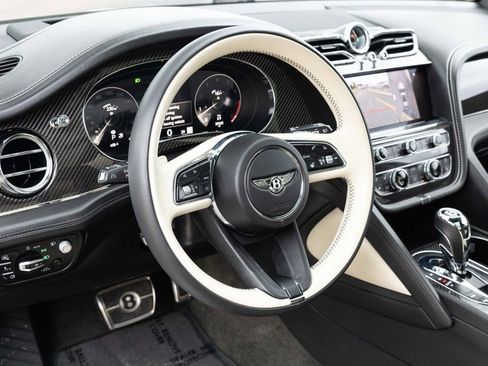 Used 2023 Bentley Bentayga Extended Wheelbase image 27
