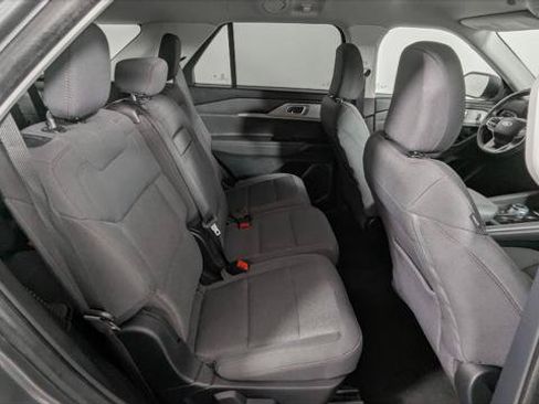 Used 2025 Ford Explorer Active RWD image 22
