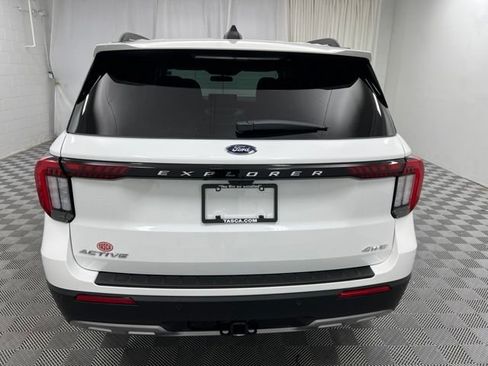 Used 2026 Ford Explorer Active w/ Active Comfort Package AWD/4WD image 7