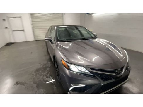 Used 2023 Toyota Camry XSE image 3