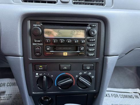 Used 2001 Toyota Camry LE FWD image 17